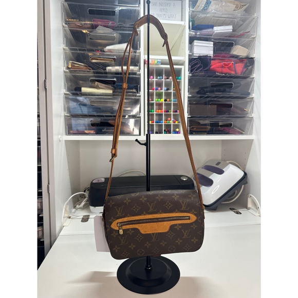 Louis Vuitton Crossbody Bag Brown Tan - Picture 2 of 13